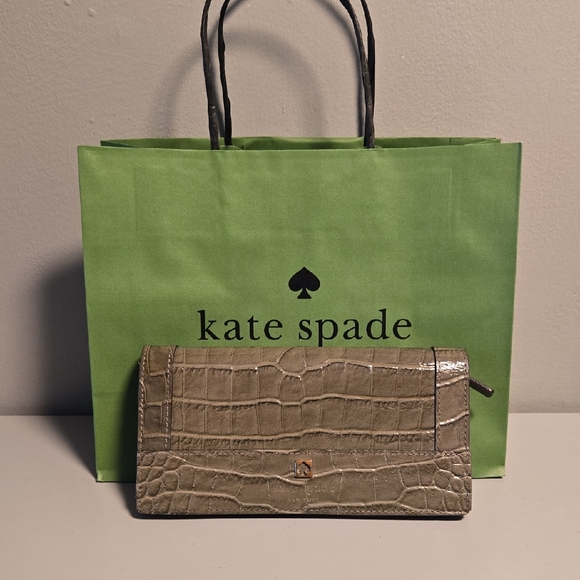 kate spade Handbags - Kate Spade Green Crocodile Embossed Wallet